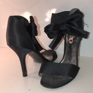 Nina Black Bowed Heels